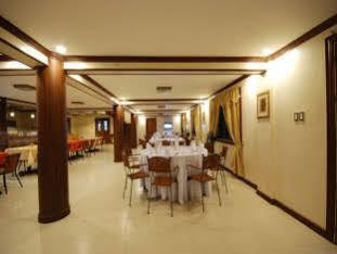 לגאזפי La Roca Veranda Suites & Restaurant מראה חיצוני תמונה